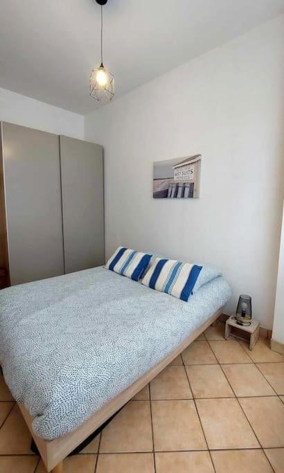 Le Calme Au Centre-ville Dans Cour Interieure, Avec Place De Parking Privee Appartement