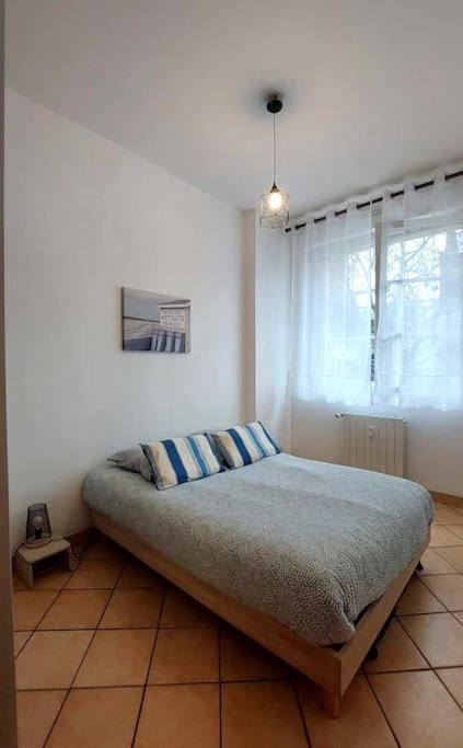 Le Calme Au Centre-ville Dans Cour Interieure, Avec Place De Parking Privee Appartement Dieppe